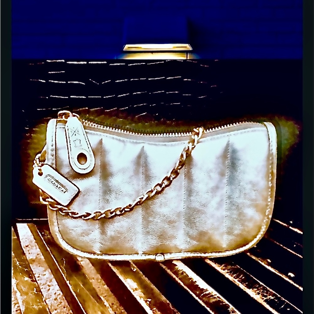 Coach Swinger 20 Metallic Silver Clutch with Gold Chain - Picture 4 of 9